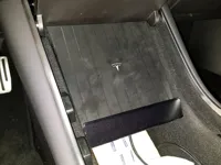 Rebord de quai téléphone pour Tesla Model 3 — photo 1