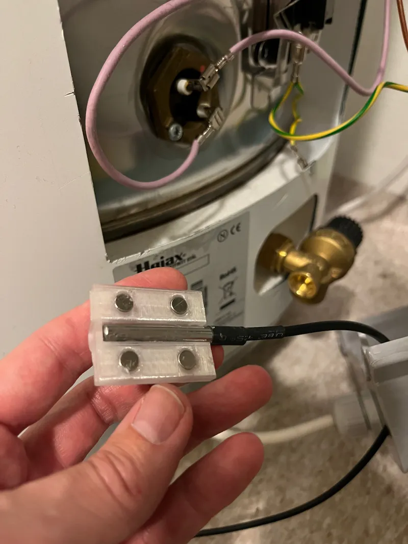DS18B20 temperature sensor holders for water heater (smart home)