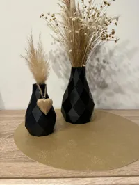 Vase low poly — photo 1