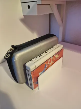 3DS and Case Stand
