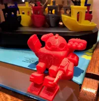 Robot articulé façon action figure — photo 1