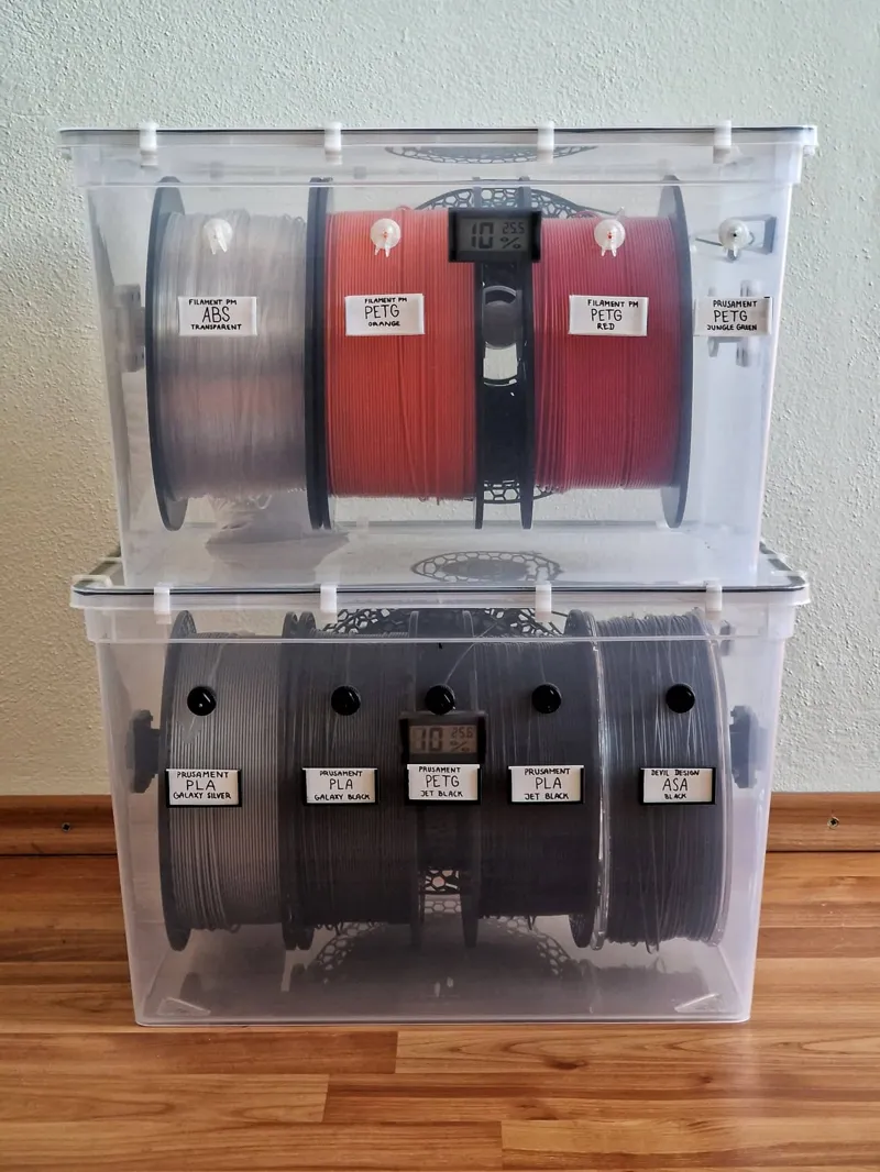 Efficient filament dry box with manual rewinding