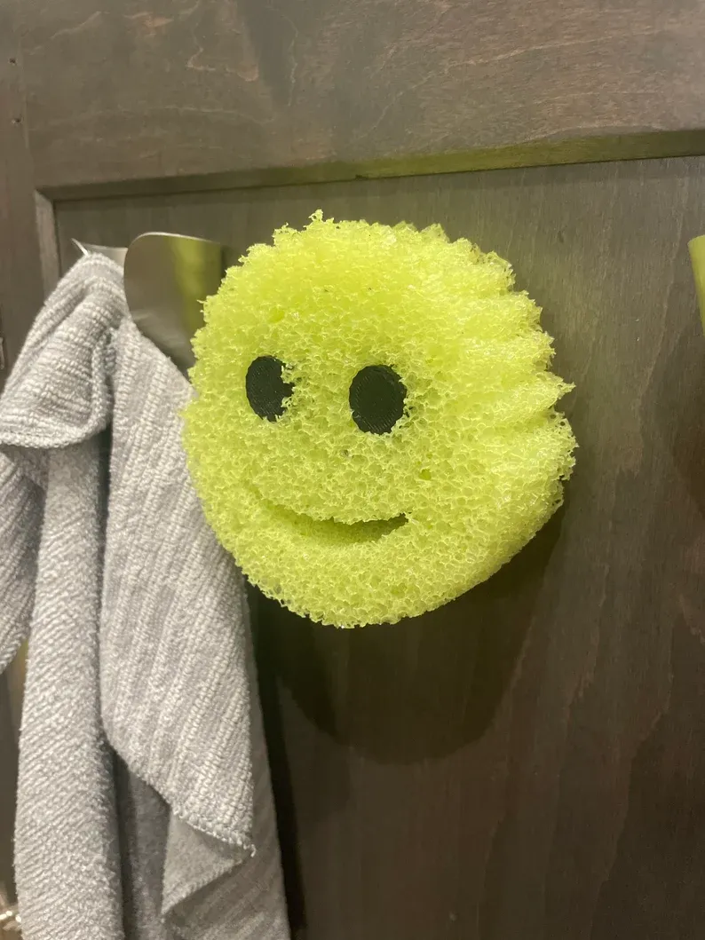 Scrub Daddy Holder for Cabinet Door