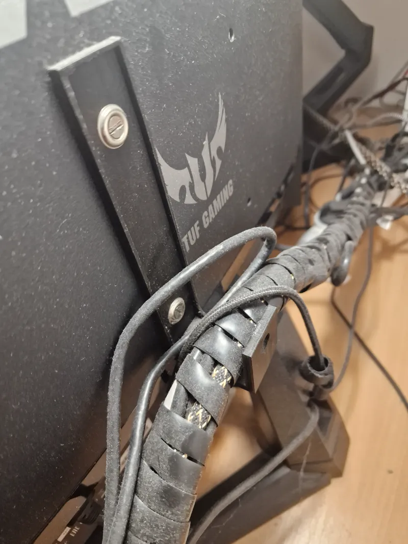 Cabel holder