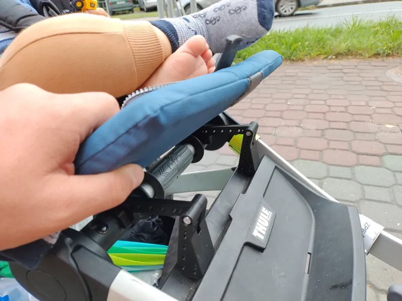 Thule urban glide 2 - leg holder/ support