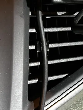 Cable clip for car vent