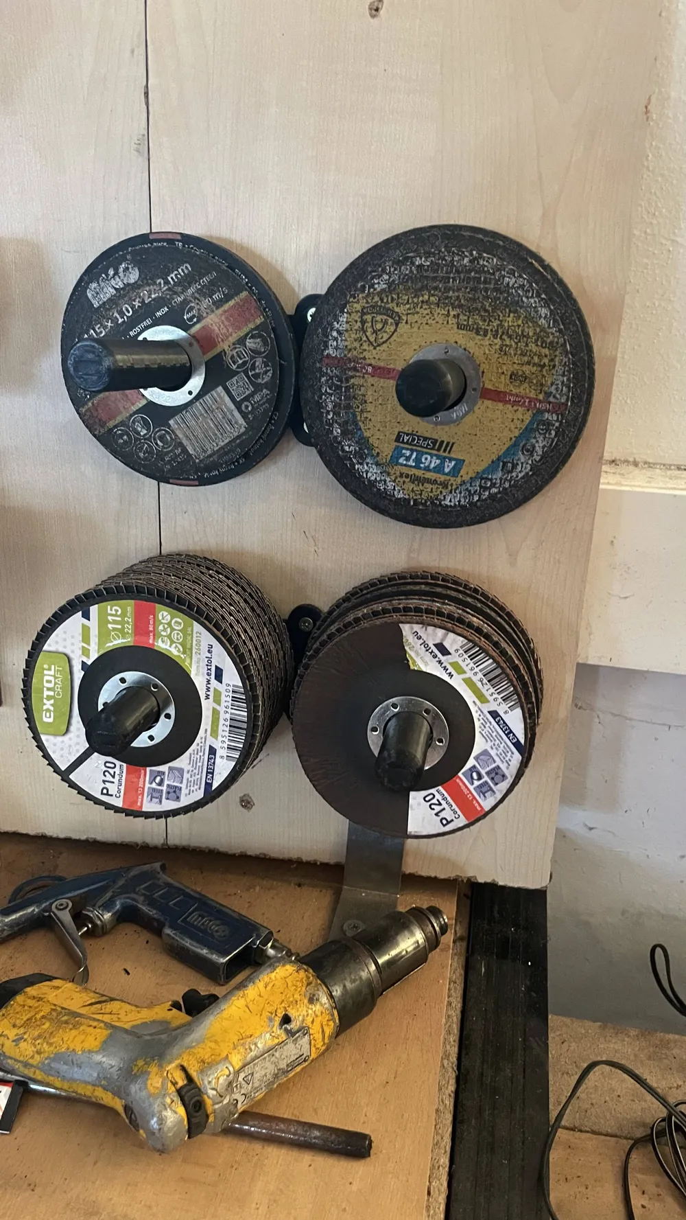 Angle Grinder Discs Holder - Free 3D Print Model - MakerWorld