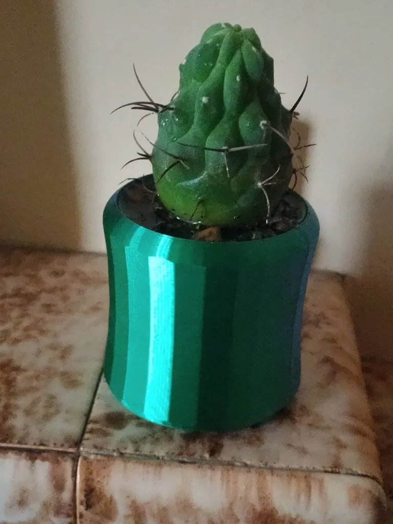 Basic Little Plant Pot Great for Silk/Satins