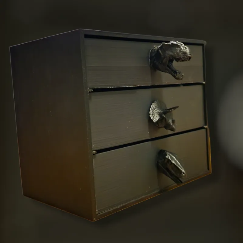 Simple dinosaur storage box