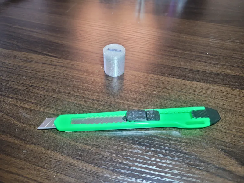 Break-away Segment Knife Sharps Holder
