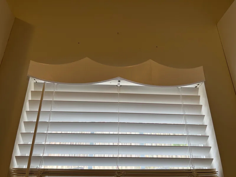 Custom clamshell valance