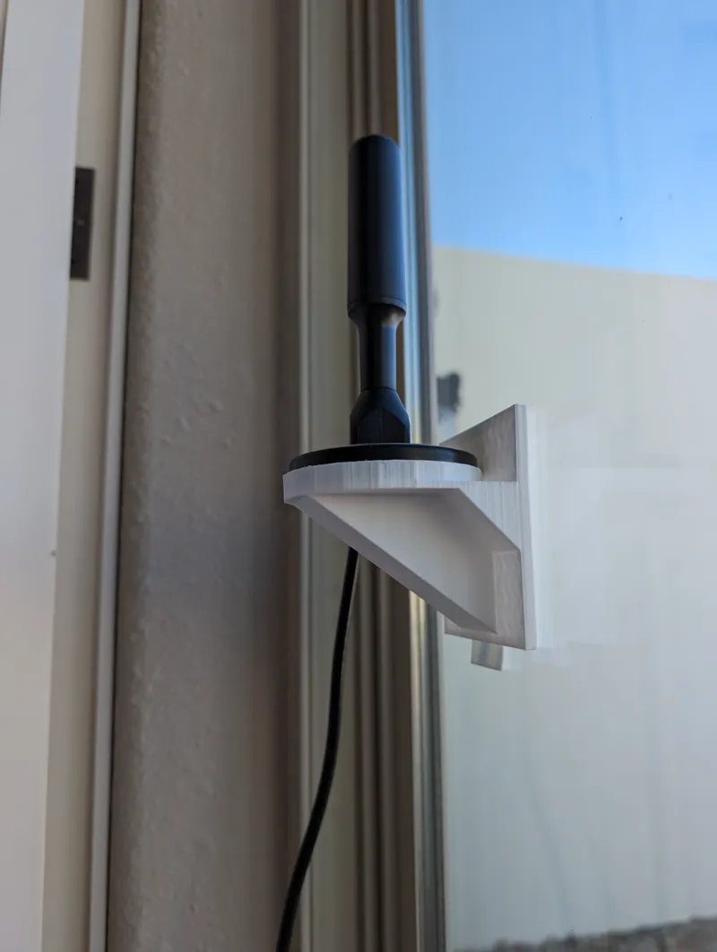 Bobcat 300 Antenna Mount Stronger 