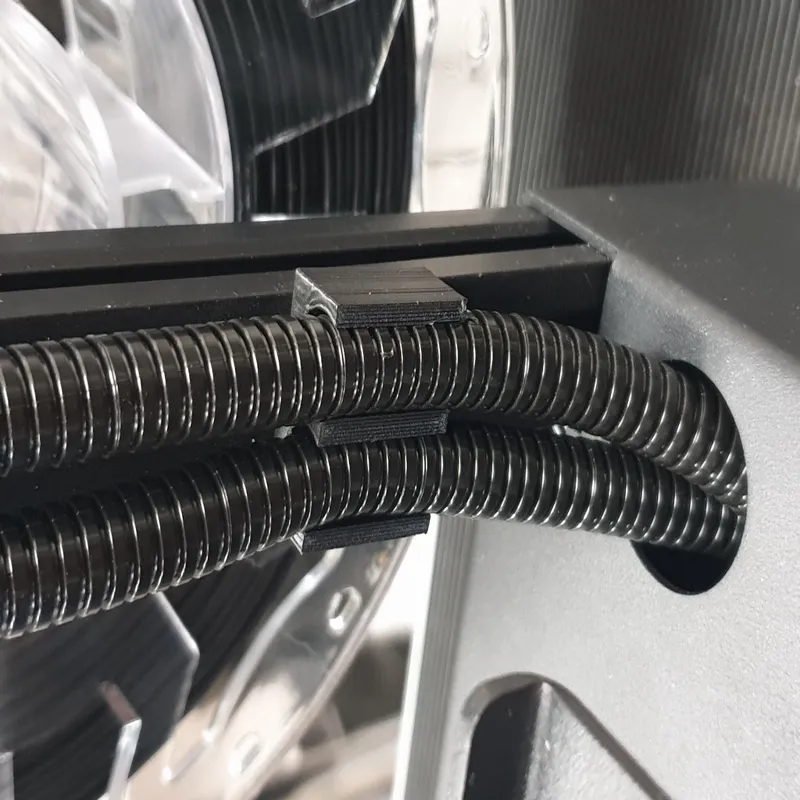 Sapphire Pro Cable Management