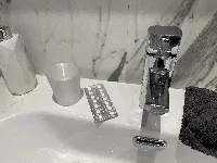 Petit gobelet pour armoire de salle de bain — photo 1