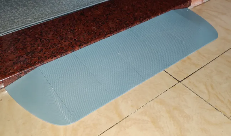 Ramp for vacuum robots