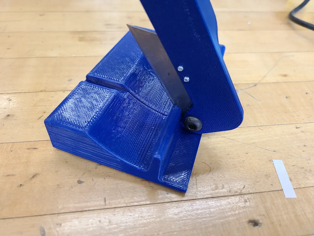 Heat Shrink Tubing Cutter by Ryan1234 MakerWorld