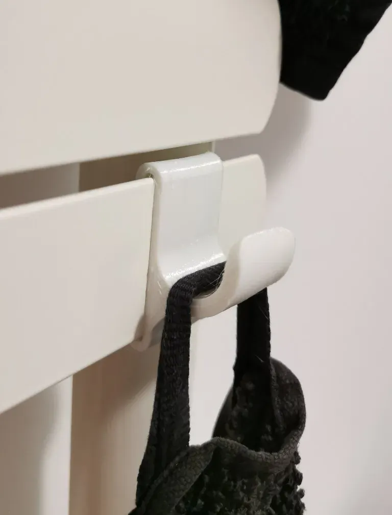 Simple hook for flat bathroom radiator