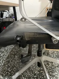 Charnière pour accoudoirs rabattables fauteuil Ikea — photo 1
