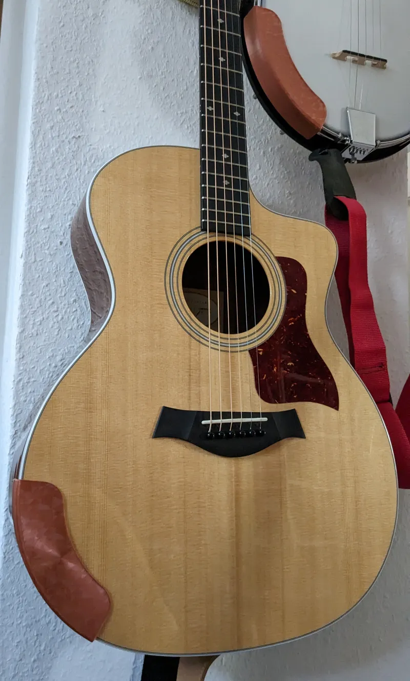 Arm rest for Taylor 214 CE (114 CE) acoustic guitar