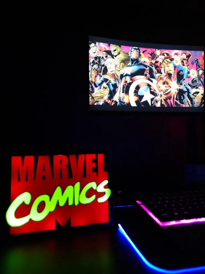 Marvel Comics 90 style lightbox
