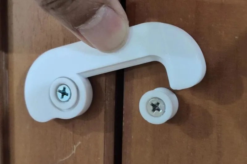 Cabinet Door Latch