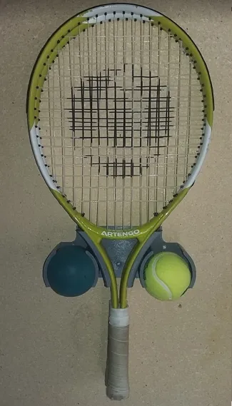Tennis racket wall holder