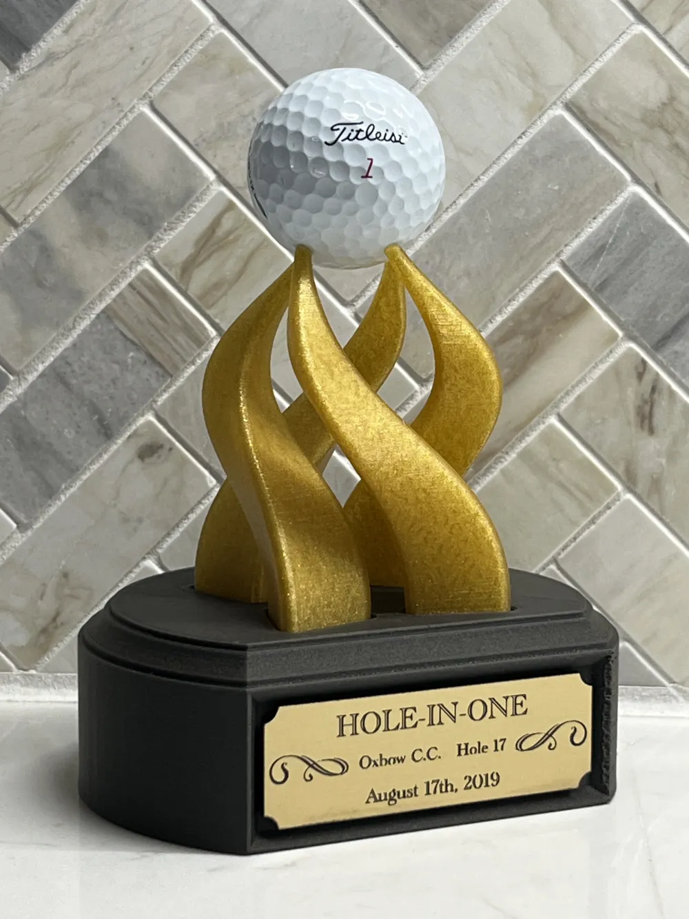 Golf Ball Trophy (Hole in one) by TheDelaminator MakerWorld
