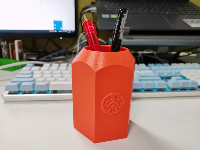 pen container