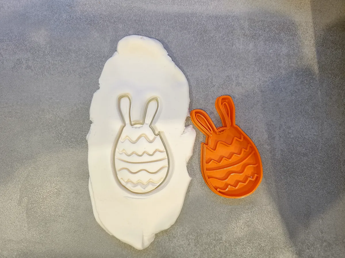 Emporte-pièce œuf de Pâques oreilles de lapin