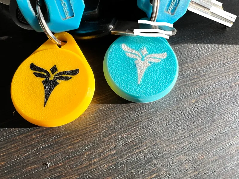 Airtag strong keyring / keychain holder with cap