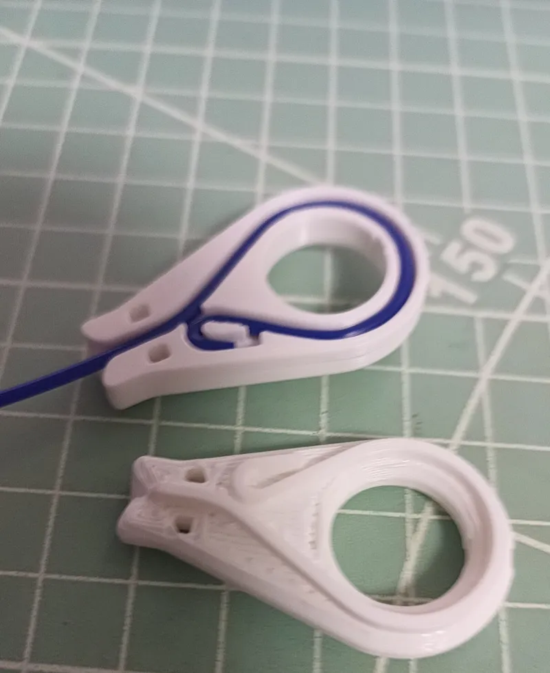Fixer for hanging the filament on the hook