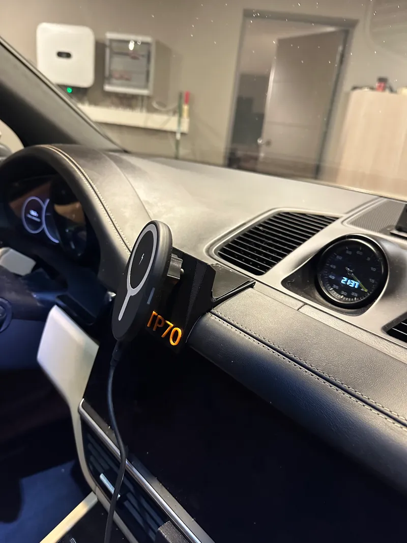 porsche cayenne 2023 phone holder 