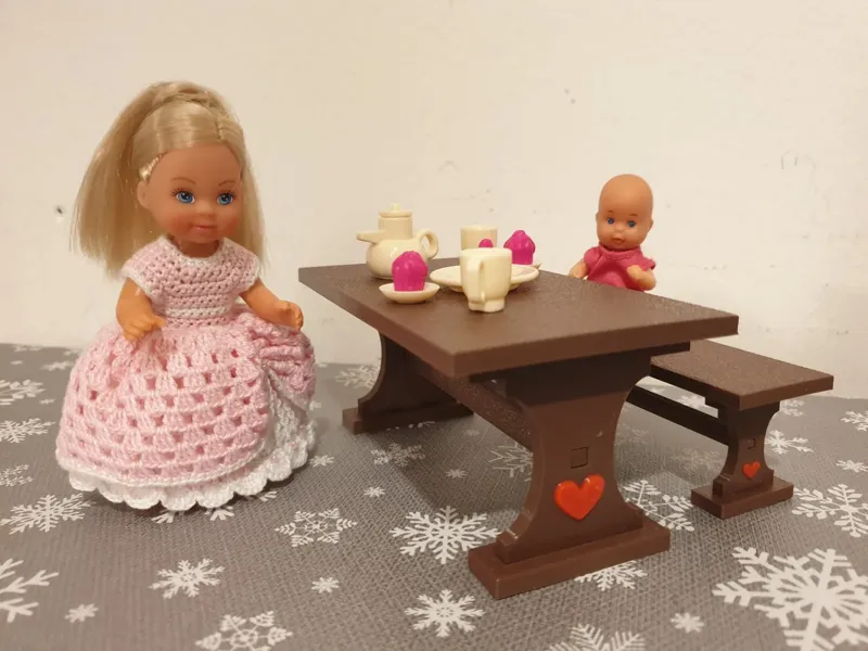 Bench for Evi dolls