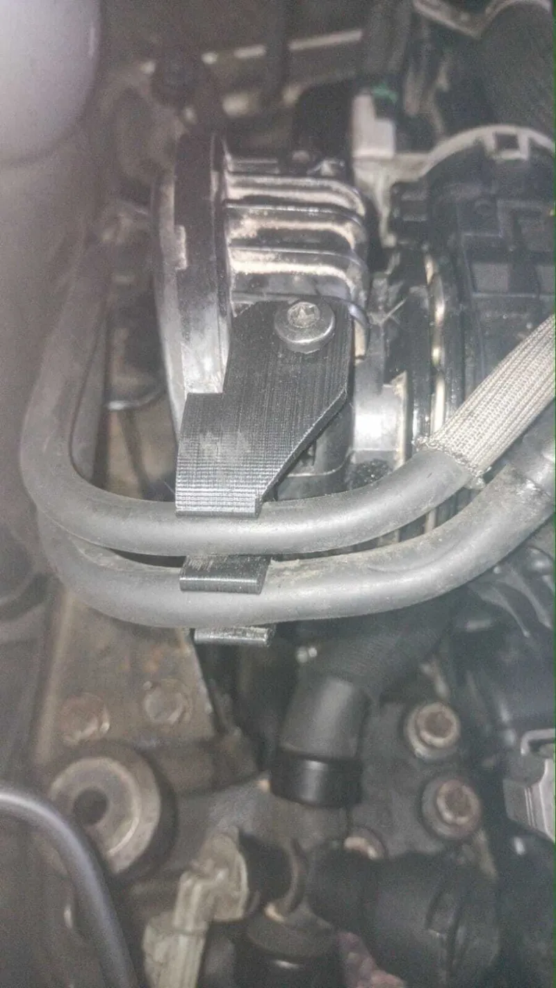 Hose holder for 2,7/3.0HDi