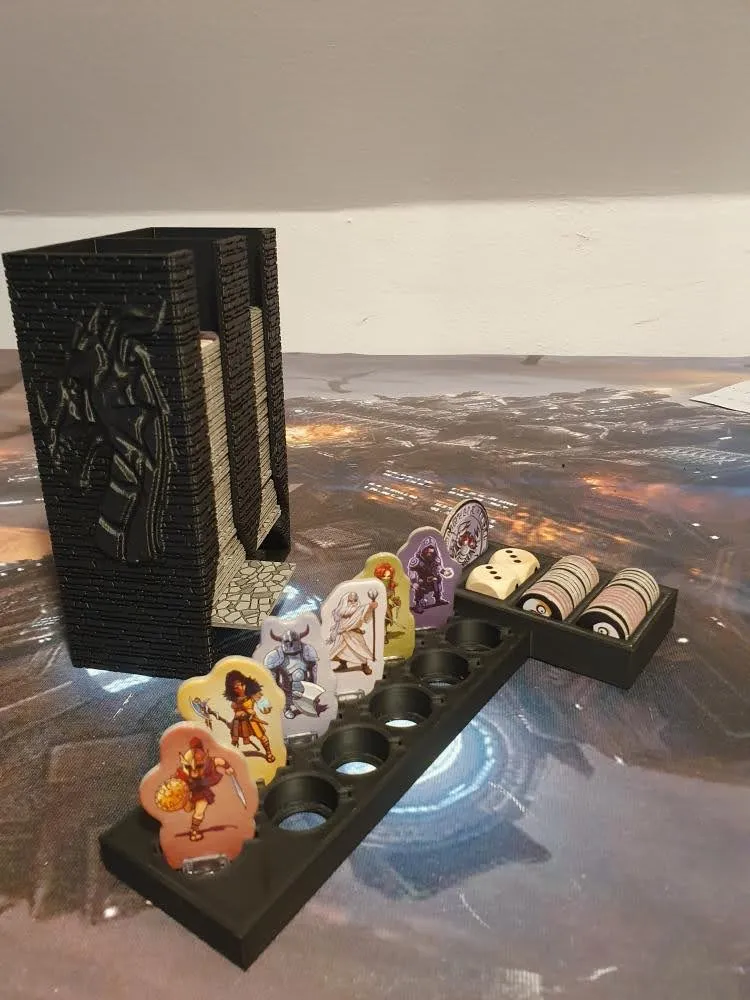 Karak/carcassonne card holder