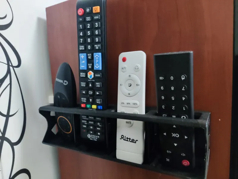 Remote holder 4wall