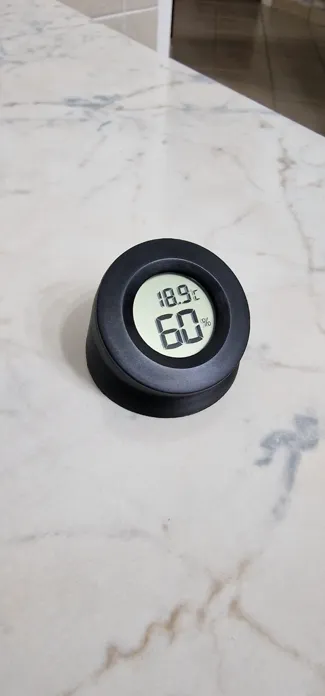 hygrometer holder