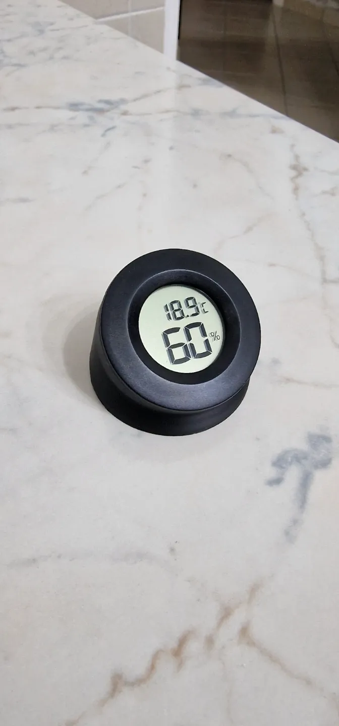 hygrometer holder