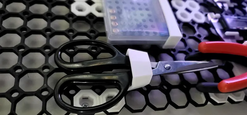 Scissor Holder for Multiboard