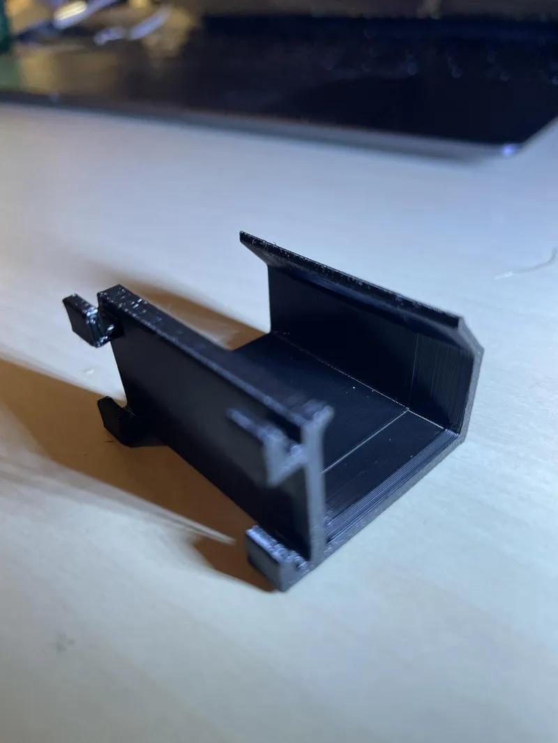 DELL monitor bottom clip with P1P pegboard hooks