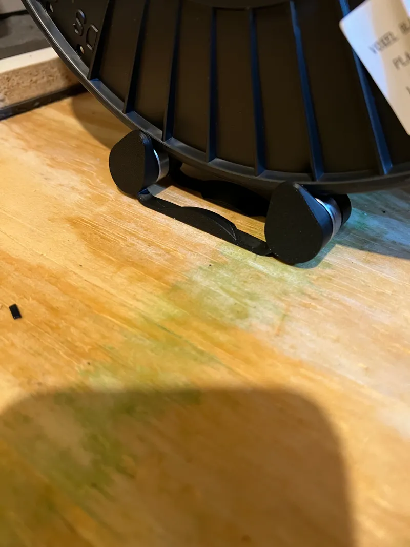 Simple desktop spool roller