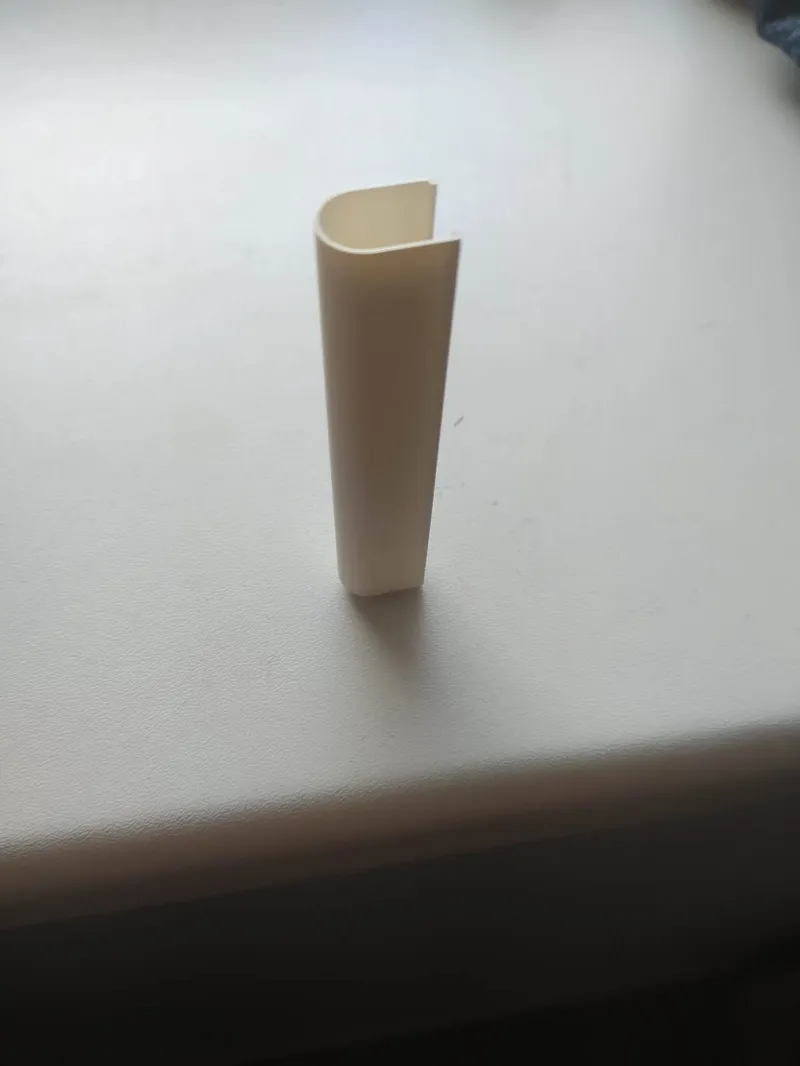 WINDOW LOWER HINGE COVER-KRYT SPODNÍHO PANTU U OKNA