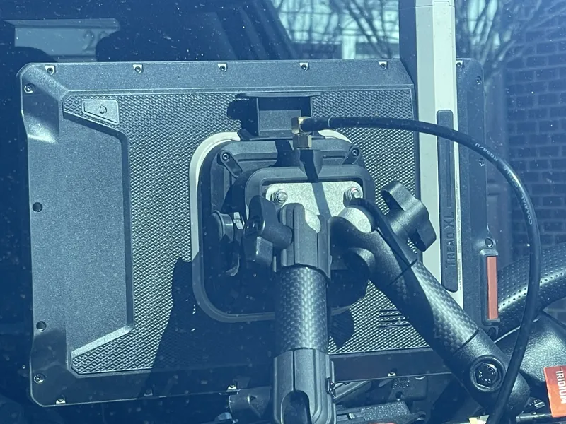 Double 20mm ball mount for accessorie mounts