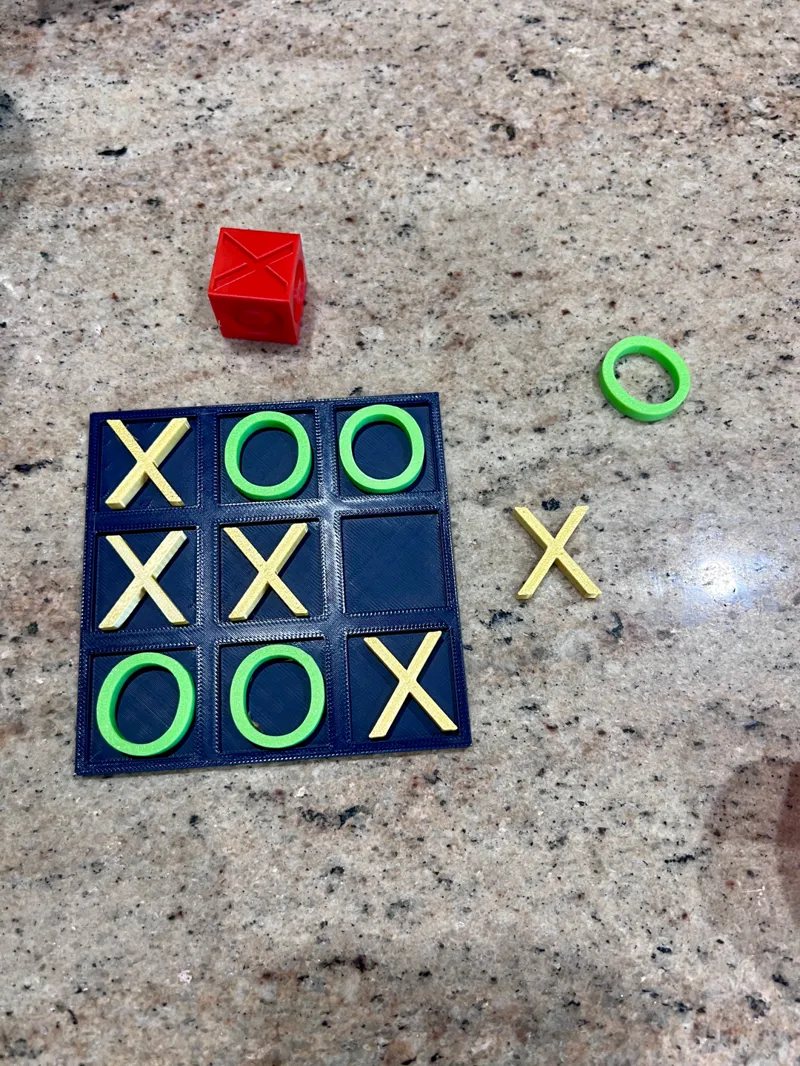 Noughts and Crosses Game with Dice (Tic Tac Toe)