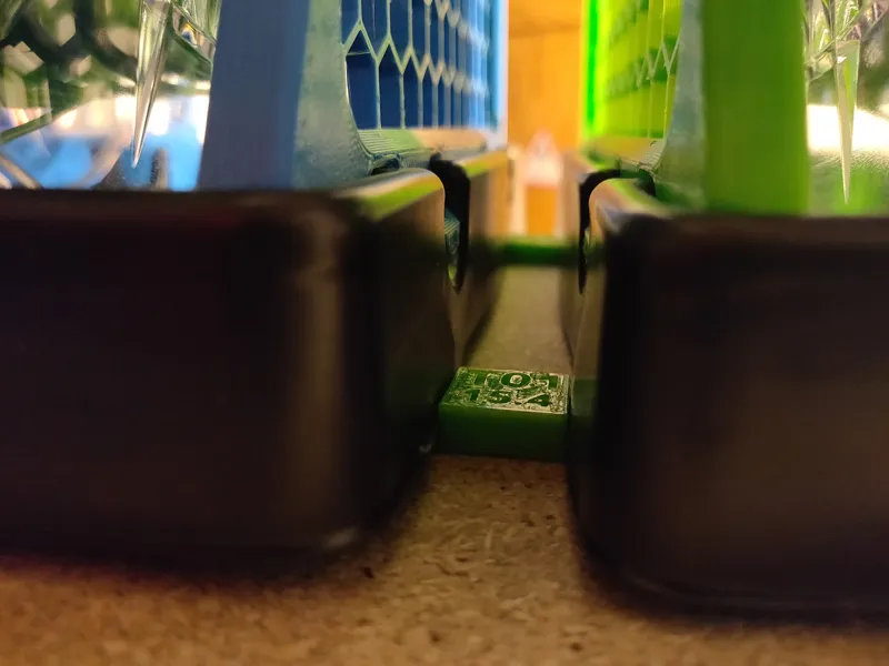 Clips to hold the spool's base together