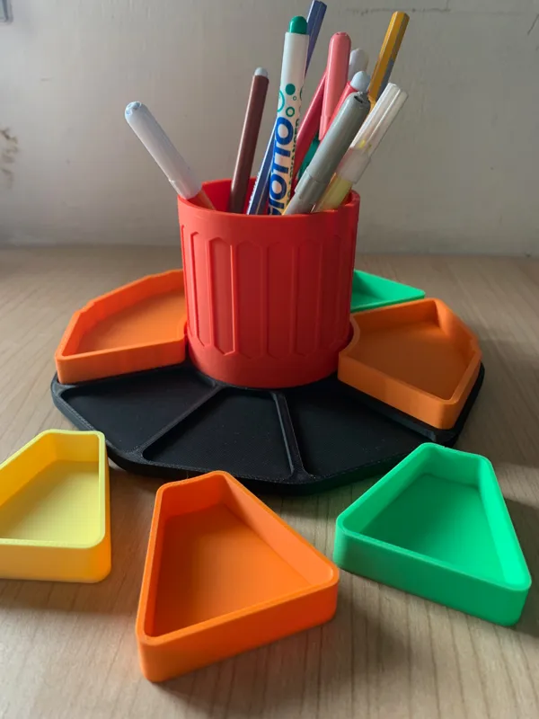 Organiseur de bureau rotatif multicolore