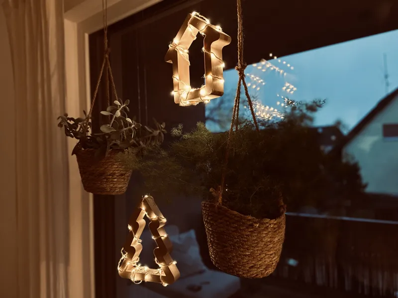 Christmas tree & house ornament with LEDs