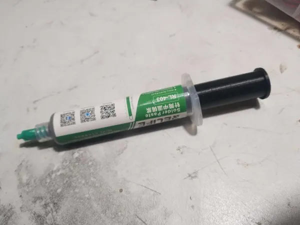Piston de seringue pour pâte à souder