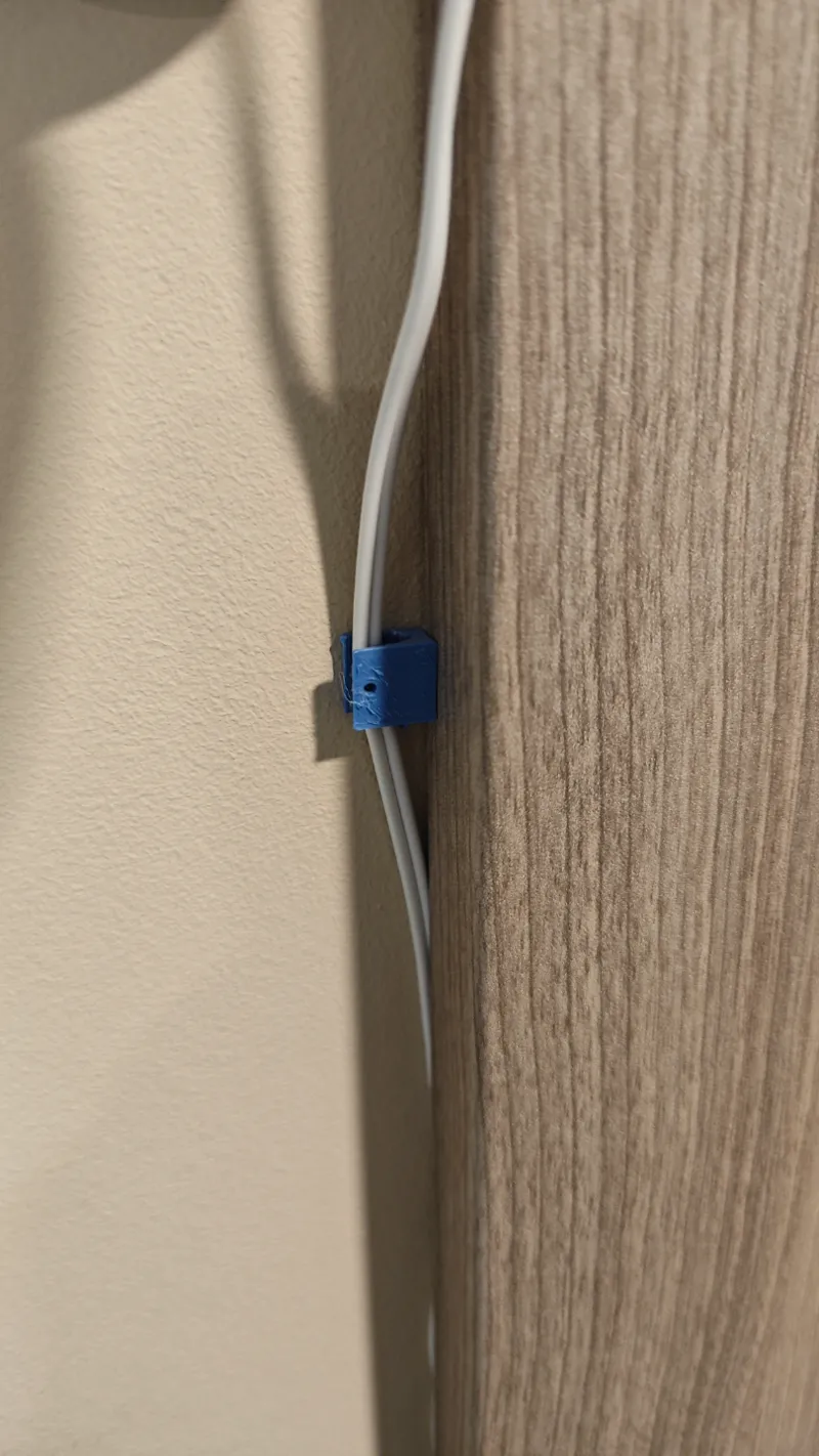 Cable holder 