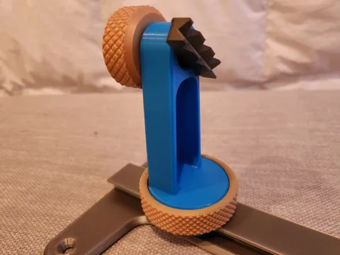 Adjustable PCB Holder Tool view 2